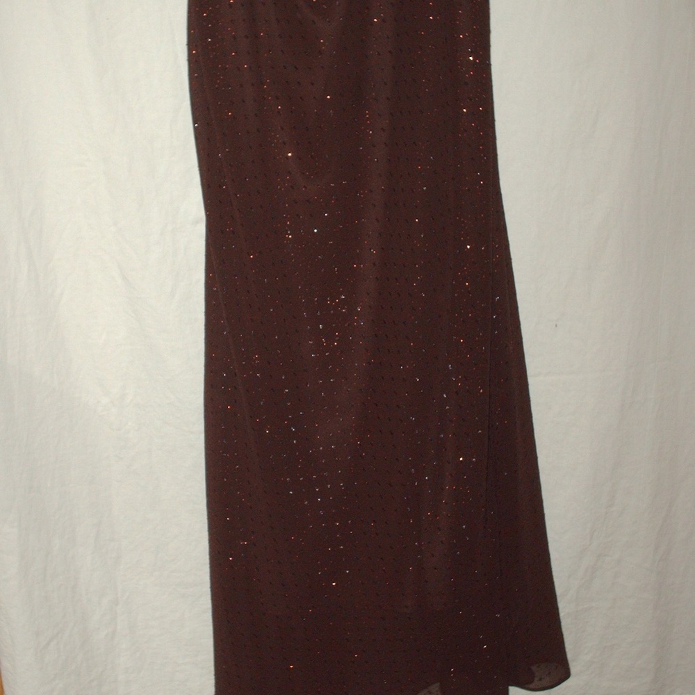 Lovely brown evening dress by Onyx Nite - Picture 3 of 8